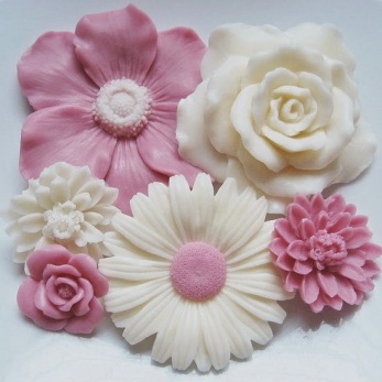 Proses pembuatan bubur kertas dapat dilakukan . Produk Kerajinan dari Bahan Lunak dan Gambarnya - JASA