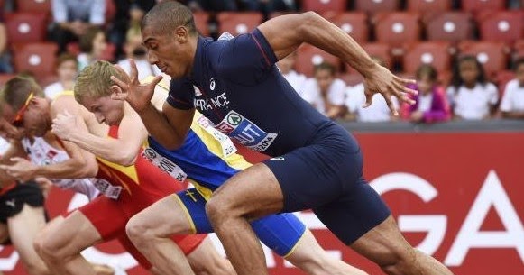 Ya, kunci pertama yang harus dikuasai dalam lari jarak pendek adalah kecepatan berlari sehingga start sangat penting. Aktivitas Pembelajaran Atletik Lari Jarak Pendek - Buku