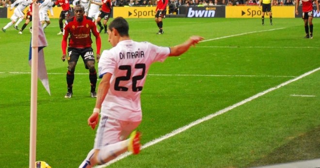 Di mana teknik ini merupakan keterampilan untuk memindahkan bola dari satu pemain ke pemain lainnya. Istilah-Istilah Dalam Sepakbola