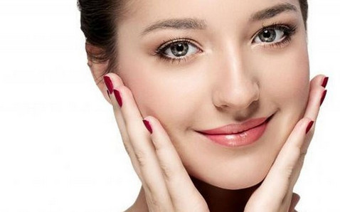 Banyak orang yang ingin mendapatkan kulit wajah putih, cerah, dan segar secara cepat hanya dalam hitungan hari. 3+ Cara Memutihkan Wajah dalam Semalam Secara Alami dengan