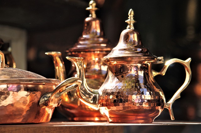 Bahan lunak yang bisa digunakan untuk membuat patung antara lain ialah tanah liat, semen, plastisin, lilin, bubur kertas, sabun, serta gips. Macam - Macam Produk Kerajinan dari Bahan Keras - Jasmani