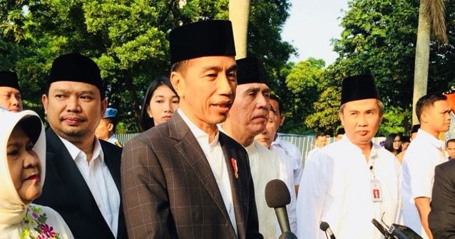 Bebas berarti indonesia memiliki kebebasan dalam menentukan . Png Image Jokowi Png