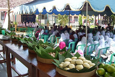 Sehingga dilakukan upaya menjamin kecukupan pangan yang serasi dengan pembaharuan. kepedulian terhadap lingkungan: Semangat dan inspirasi