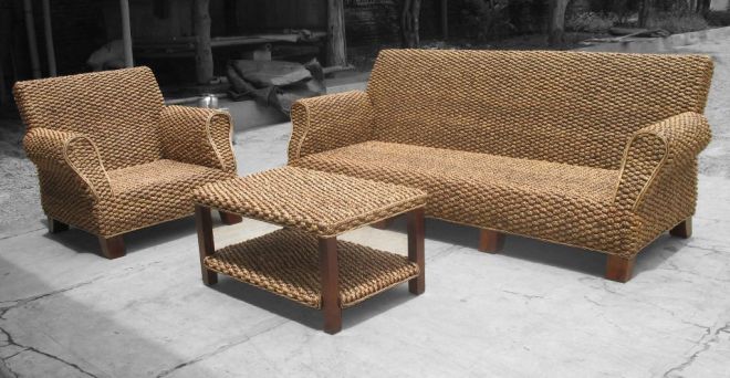 Bahan yang berasal dari serat yang diolah menjadi benang atau kain sebagai bahan untuk pembuatan busana dan sebagai produk kerajinan lainnya disebut…. Endah Dwi Wahyuni: Proses Pengelolaan Eceng Gondok