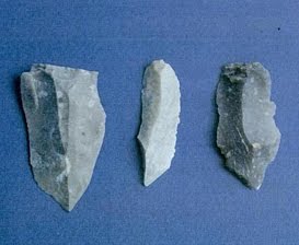 Kapak genggam kapak genggam banyak ditemukan di daerah pacitan. Contoh Alat Peninggalan Zaman Pra Aksara di Indonesia