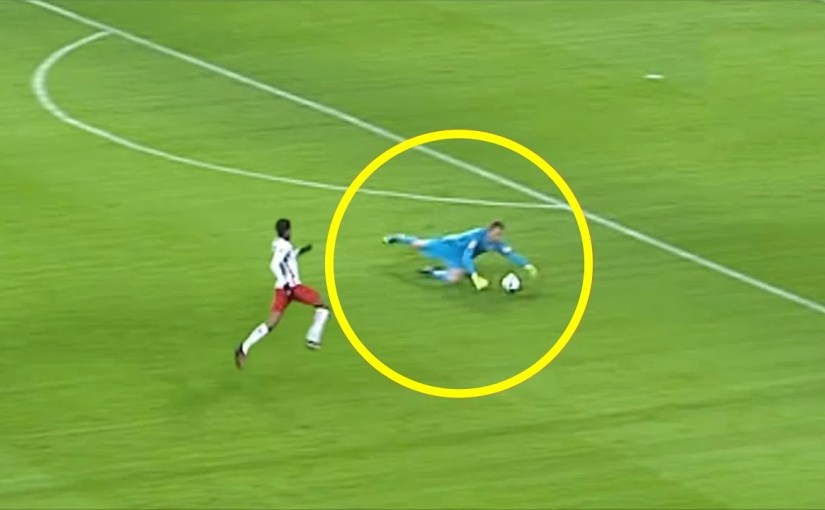 31+ Jika Pemain Memegang Bola Diluar Kotak Penalti Maka Hukumannya Adalah&nbsp;Images