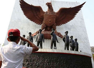 4) memengang teguh dan menerapkan kejujuran, kebenaran, dankeadilan. Turut Serta Membina Dan Mengamalkan Kehidupan Menurut