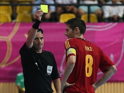 Get Dalam Permainan Sepak Bola Seorang Yang Melakukan Pelanggaran Berat Akan
&nbsp;Pics