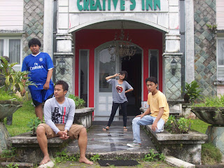 Metode terstruktur dalam melaksanakan sebuah proses · tahap kegiatan untuk menyelesaikan suatu aktivitas · langkah langkah mengerjakan sesuatu. Logika dan Algoritma, Latihan UTS smt1 - Sahrul Pranajaya