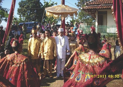 Melalui fungsi afeksi, keluarga menjalankan tugas sebagai pengatur interaksi dalam ikatan batin yang dalam dan kuat antaranggota keluarga. Kumpulan Soal IPS Kelas 7 Semester 1 Kurikulum 2013