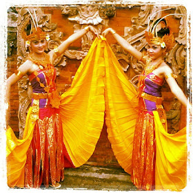 Batam yang sangat strategis yaitu berbatasan dengan negara singapura, malaysia, brunei. "Sewa Busana Betawi dot Com" I Ph. 085211711318 atau