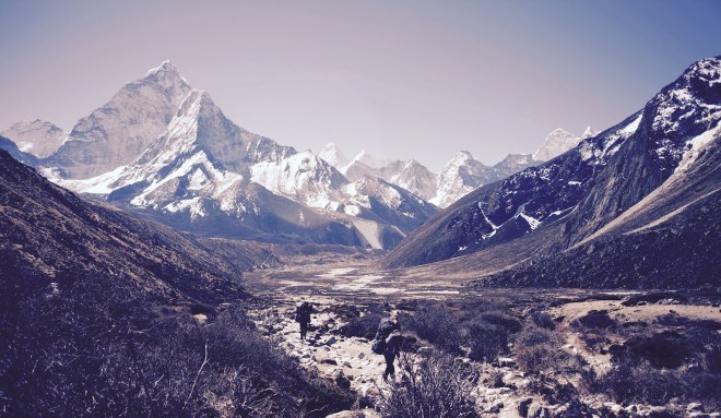 Pemisahan ini disebabkan oleh letusan besar yang menyebabkan daratan . Terungkap, Kenapa Tidak Ada Gunung Berapi di Pulau Kalimantan